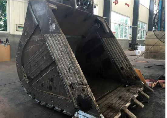 抓斗耐磨襯板-礦用卡車耐磨板(圖1)