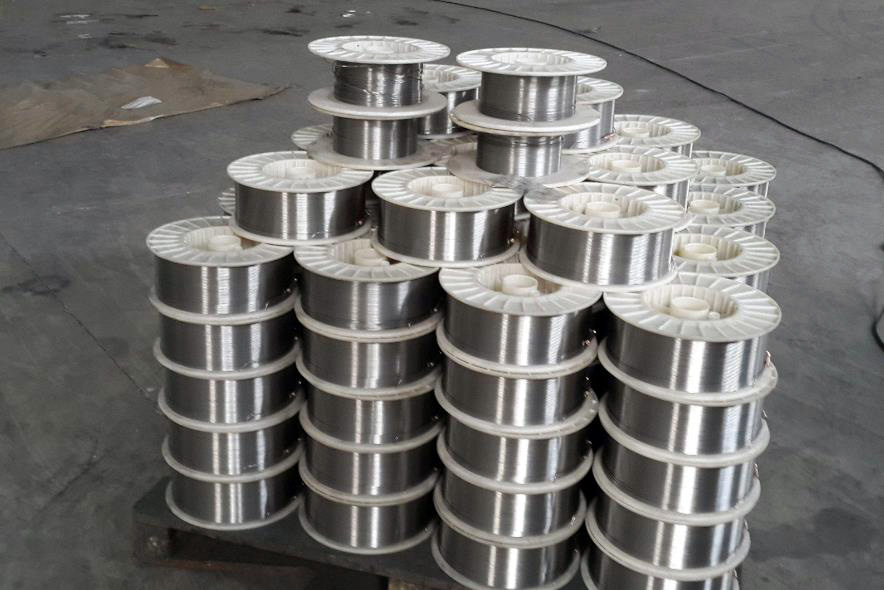 【藥芯焊絲】雙金屬復合耐磨鋼板為什么能夠得到企業普遍的使用?(圖2) 【藥芯焊絲】雙金屬復合耐磨鋼板為什么能夠得到企業普遍的使用?(圖2)